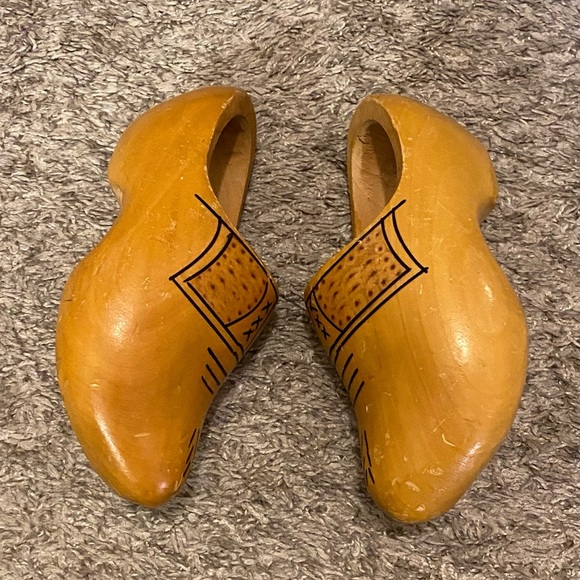 Vintage Hand Carved Holland Dutch Wooden Children’s Clogs - Picture 3 of 5